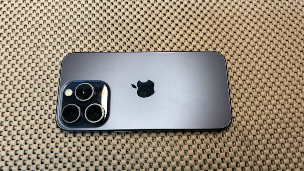 iPhone 15 Pro ガラスコーティング