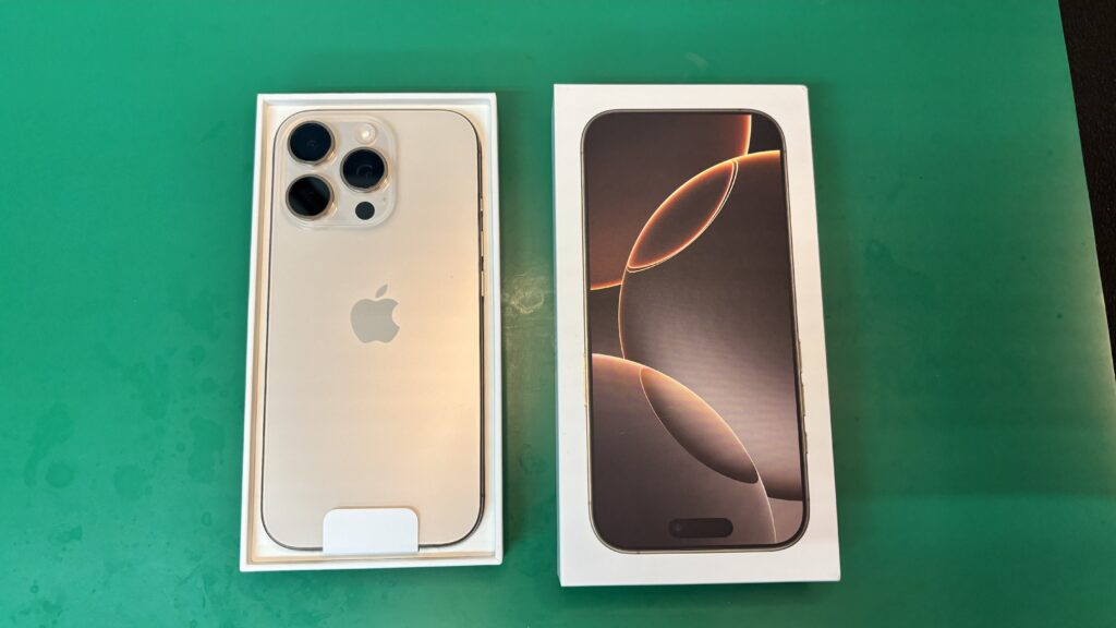 iPhone 16 ガラスコーティング前