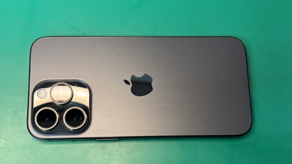 iPhone 15 Pro Max ガラスコーティング後の画面