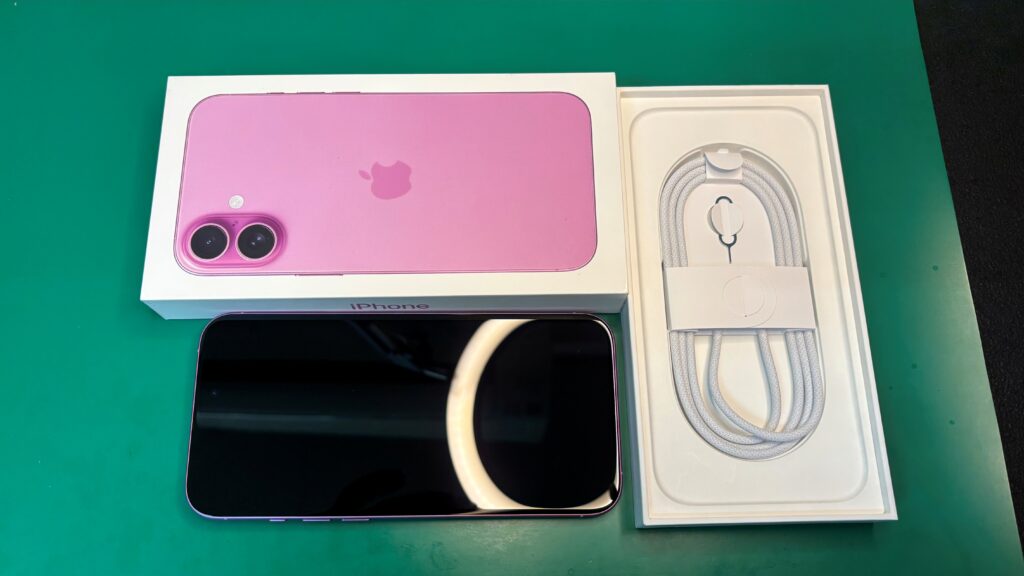 iPhone 16 Plus ピンク ガラスコーティング前