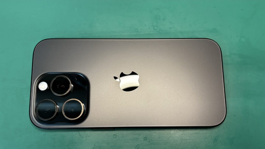 iPhone 16 Pro ガラスコーティング後の画面
